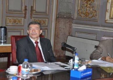 الدكتور على عبدالعزيز نائب رئيس جامعة عين شمس